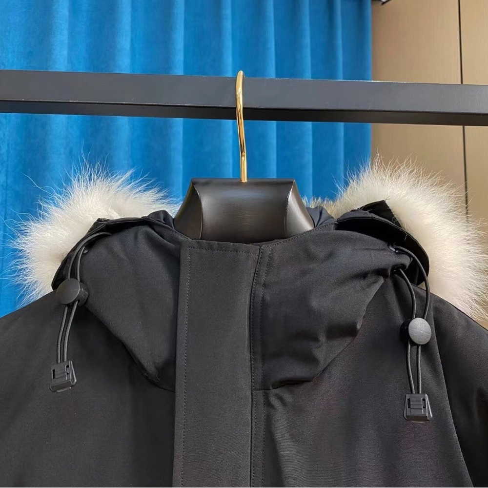 Canada Goose Men's Coat,Very comfortable to wear - Picture 7 of 7